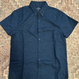 Hollister Men's Dark Blue Casual Shirt